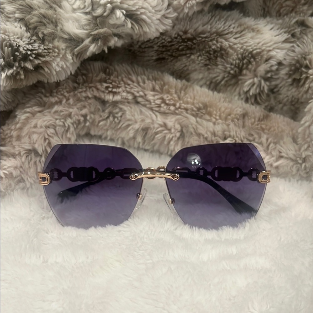 Chic Purple Sunglasses
